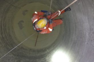 Industrial silo cleaning